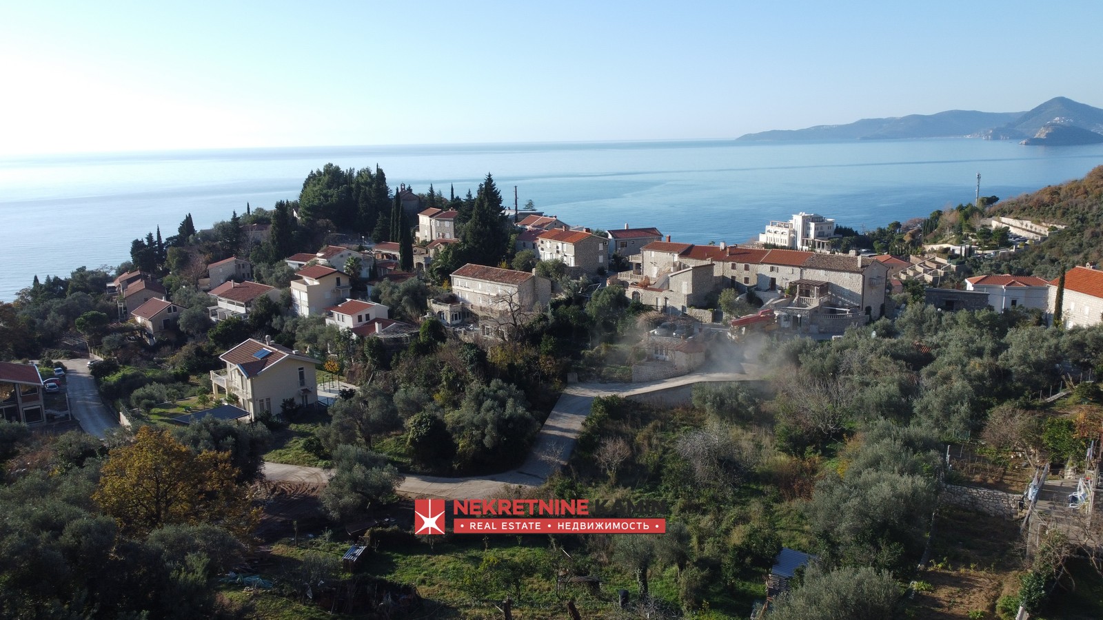 Urbanizovan plac, pogled na more