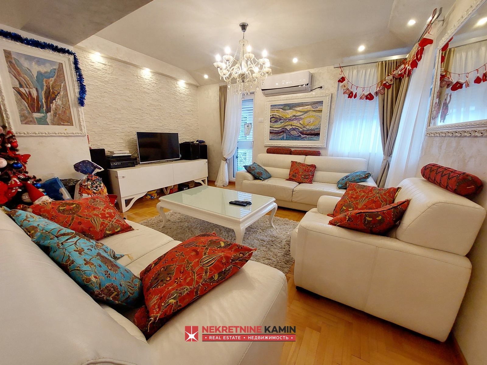 Dvosoban stan, 2 kupatila, 2 terase, namešten, Budva