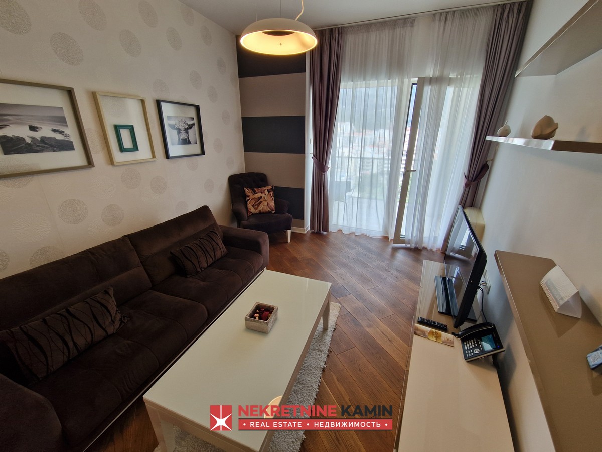 Moderno opremljen jednosoban stan u kompleksu Tre Canne