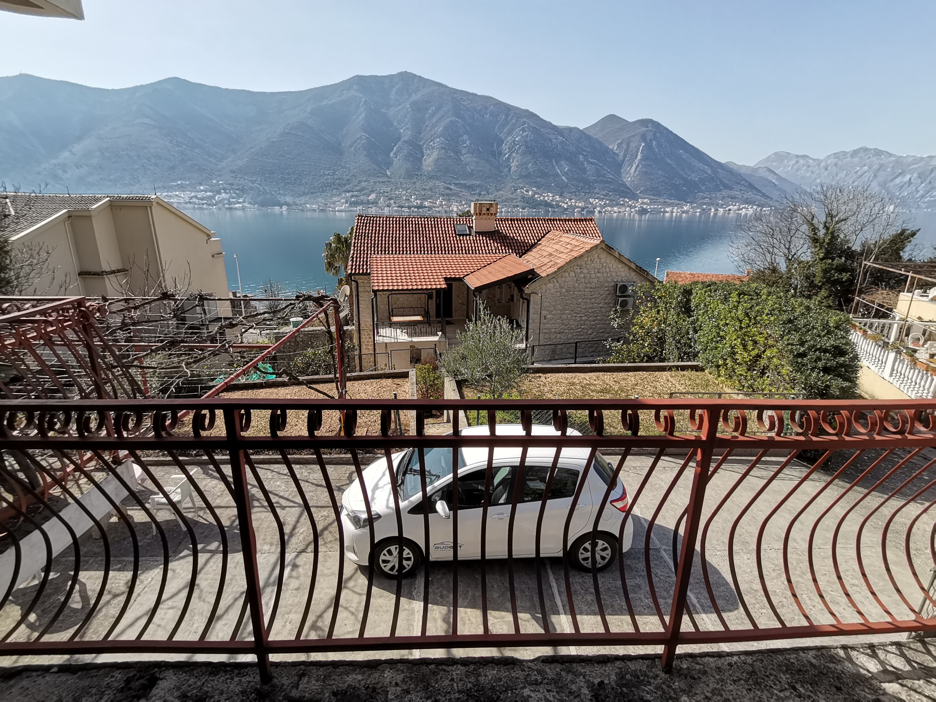 Porodična kuća na 100 metara od mora, Kotor, Dobrota